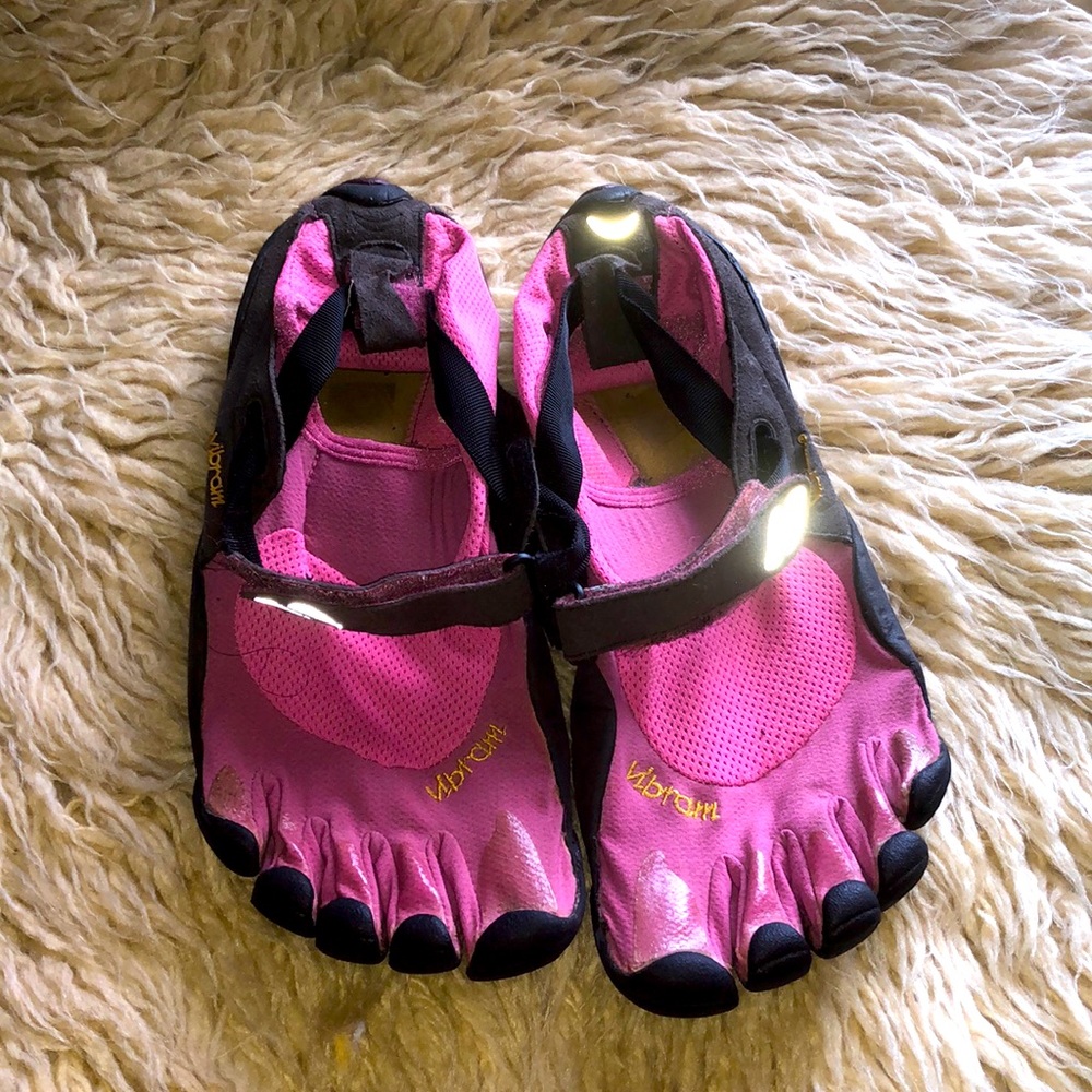 Five finger toes